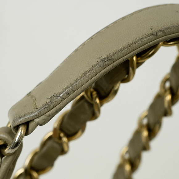 CHANEL Beige Shoulder Bag - Picture 6 of 11